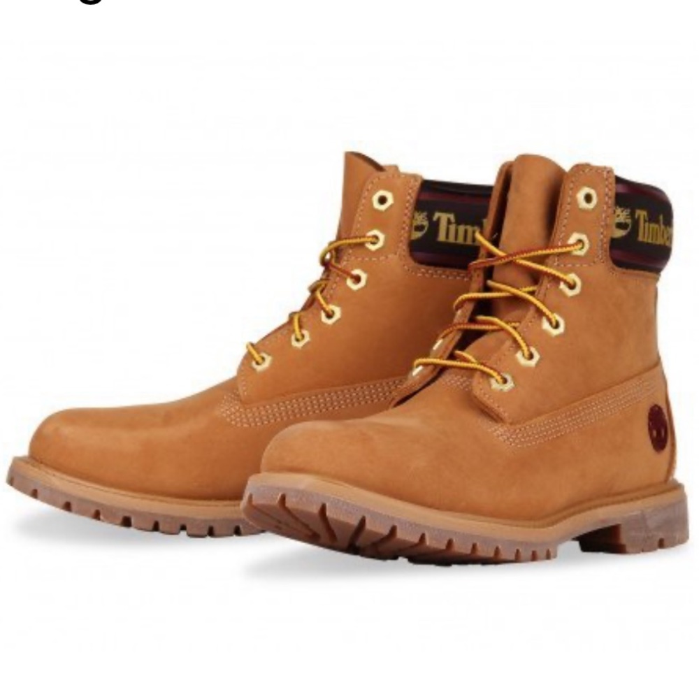 Timberland Women's Premium 6-Inch Logo Collar Boot - Picture 13 of 14